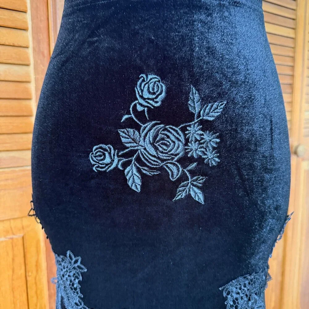 Gothic Victorian Visual Kei Velvet & Lace Black Rose Fury Mermaid Long Skirt - Picture 3 of 8